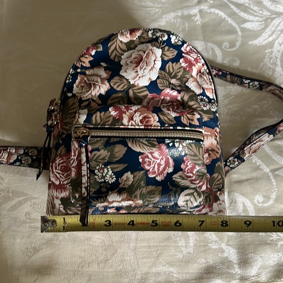 Mini floral backpack - Picture 4 of 8